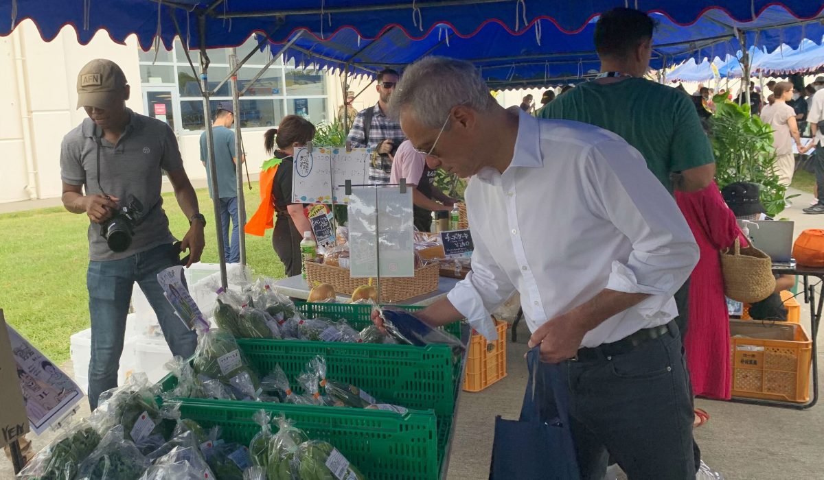 US uses farmers markets to foster ties at bases in Japan