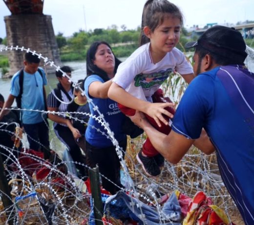 Eagle Pass, Texas, sees continuing influx of migrants